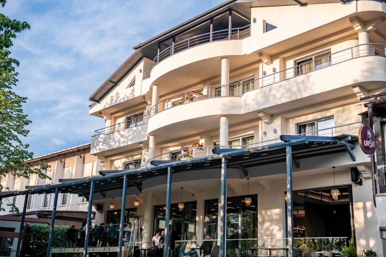 Hotel Thr Center Curtea de Argeş Exterior foto
